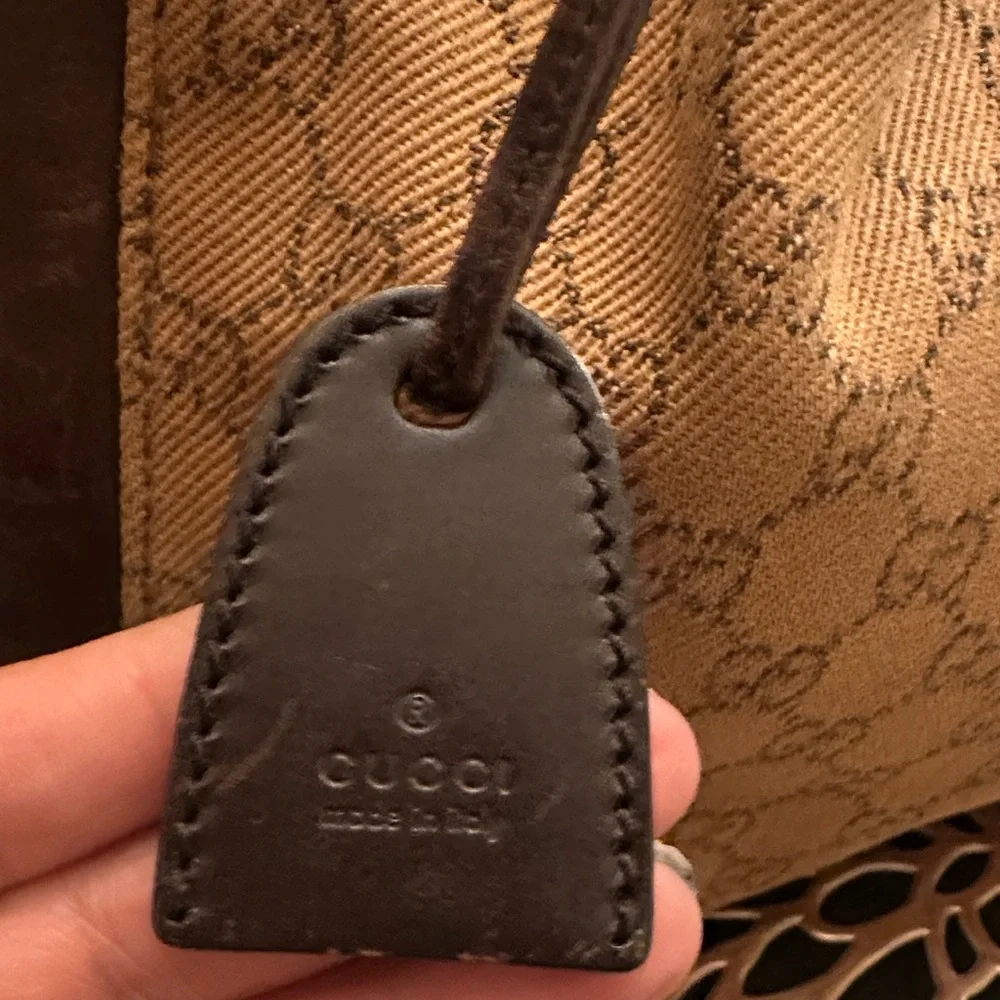 Gucci Signature Tan and Brown Messenger Bag - Picture 6 of 15